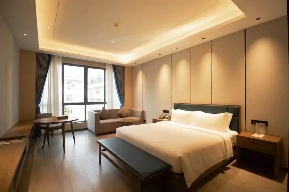 Standard Double room with pool view full double bed