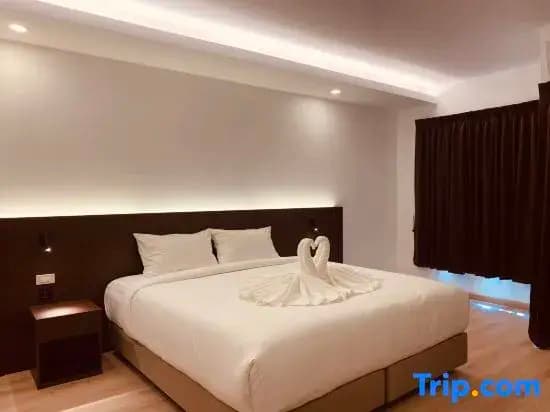 Superior room with city view