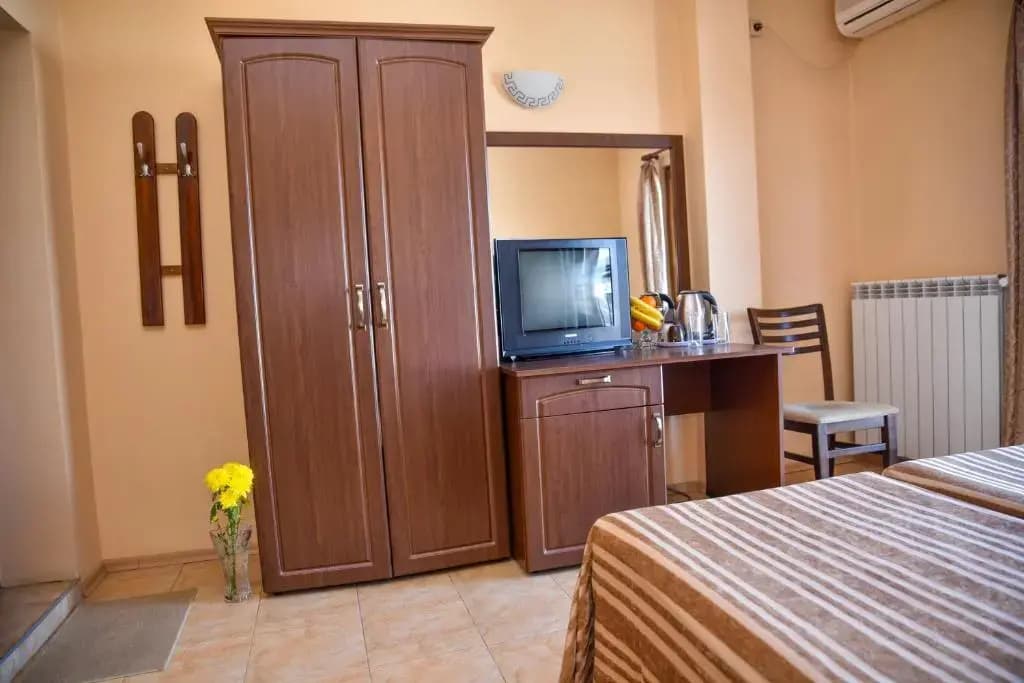 Economy room