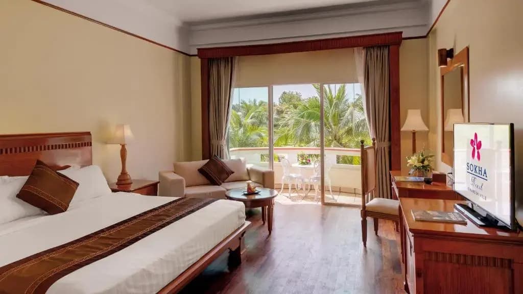 Deluxe Ocean Wing Double room full double bed