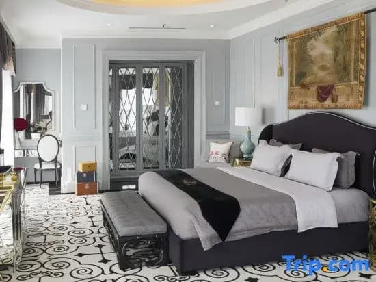 Standard Penthouse room