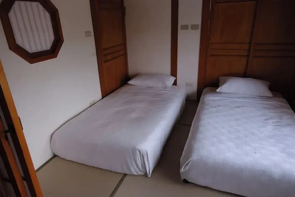 3 Bedrooms Standard room with courtyard view
