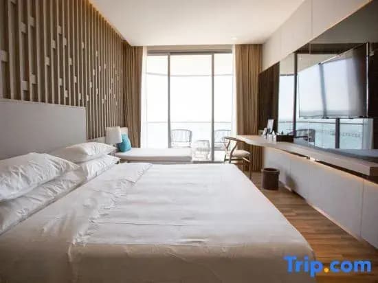 Deluxe Double Studio with sea view full double bed