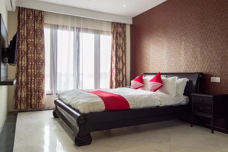 Double Suite full double bed