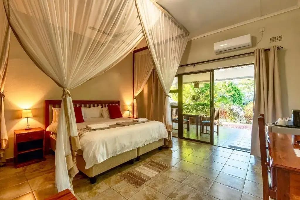 Deluxe Double Suite full double bed