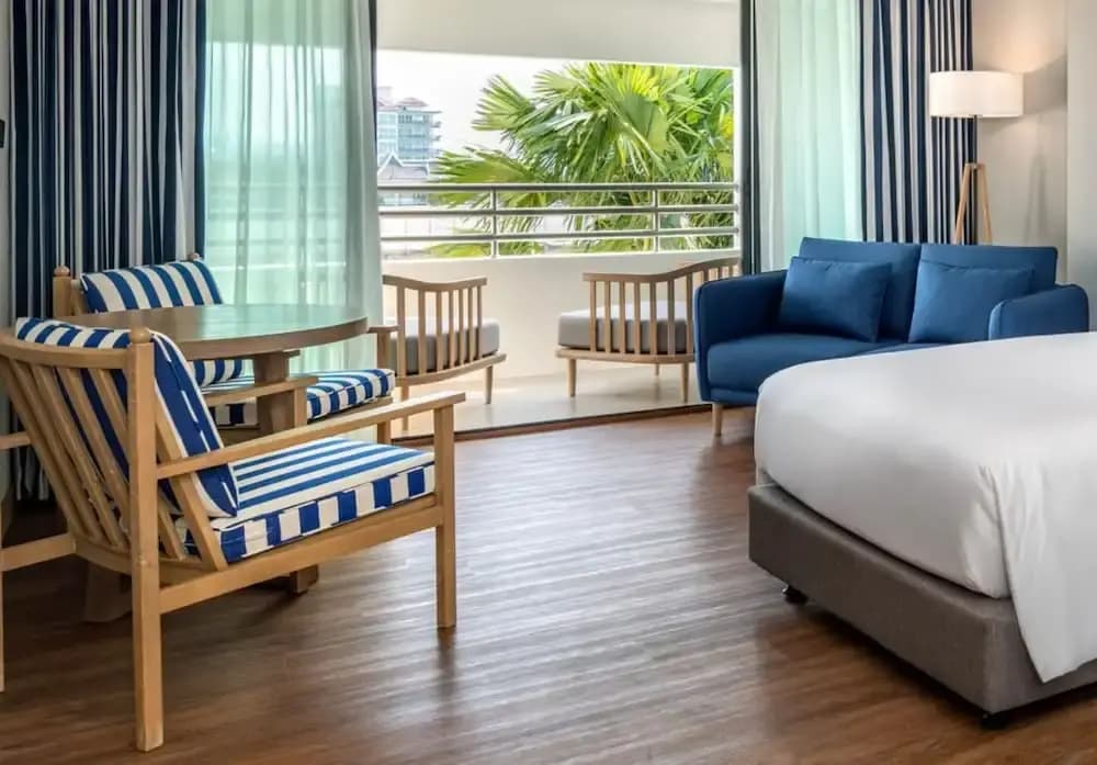 Premier Double room with balcony twin beds
