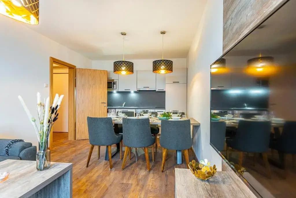 2 Bedrooms Penthouse Apartment