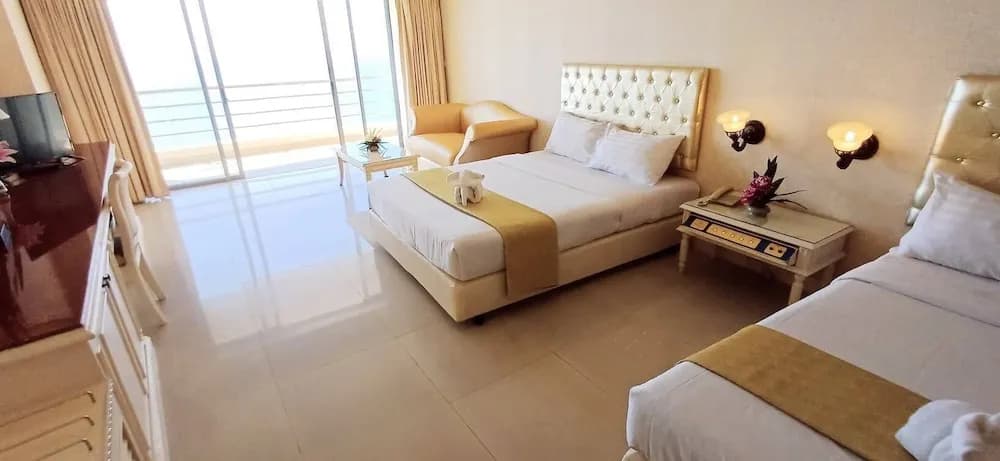 Deluxe Double room twin beds