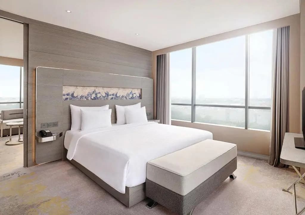 Superior Double Suite full double bed