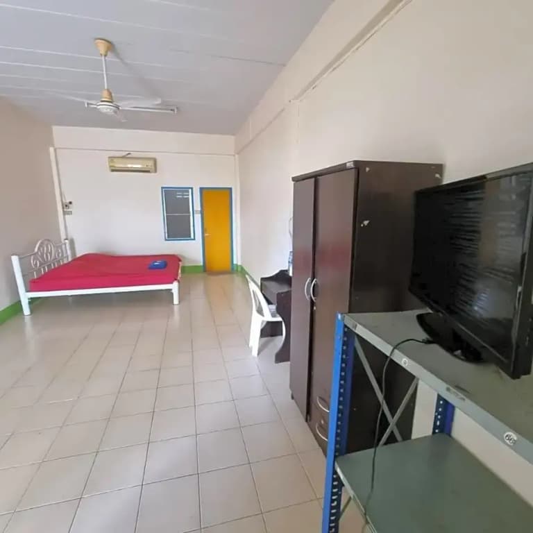 Economy room