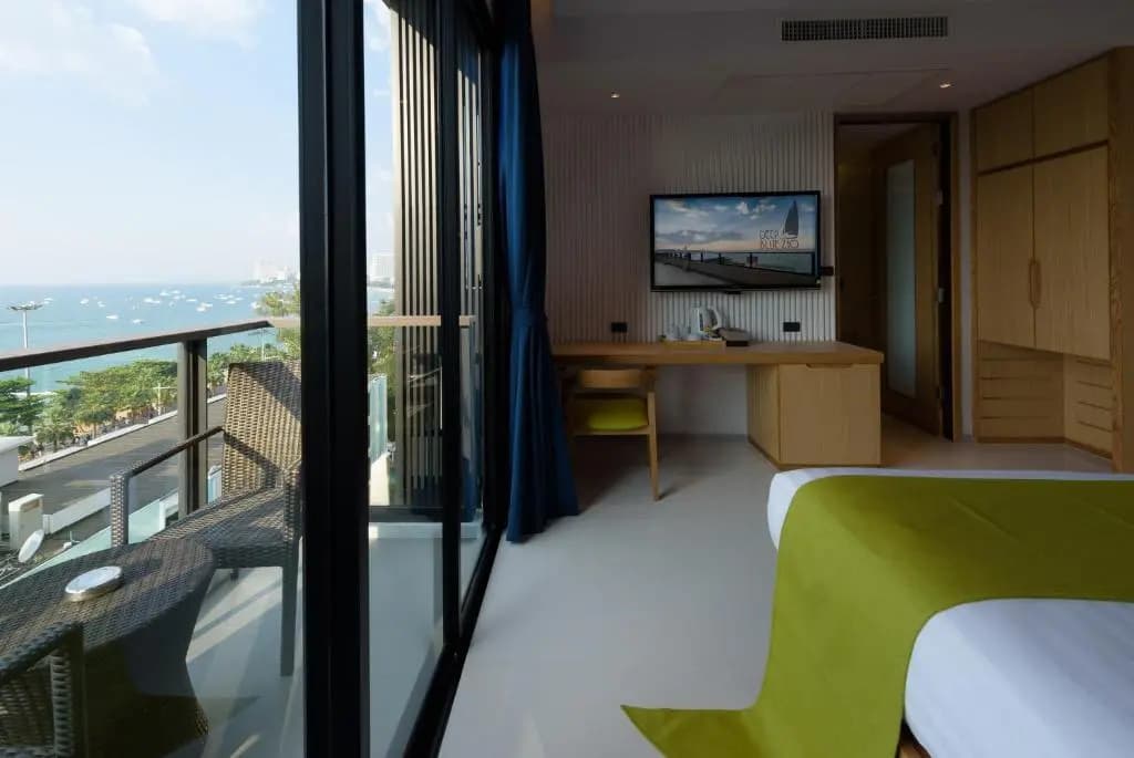Standard Double room with balcony and with sea view full double bed