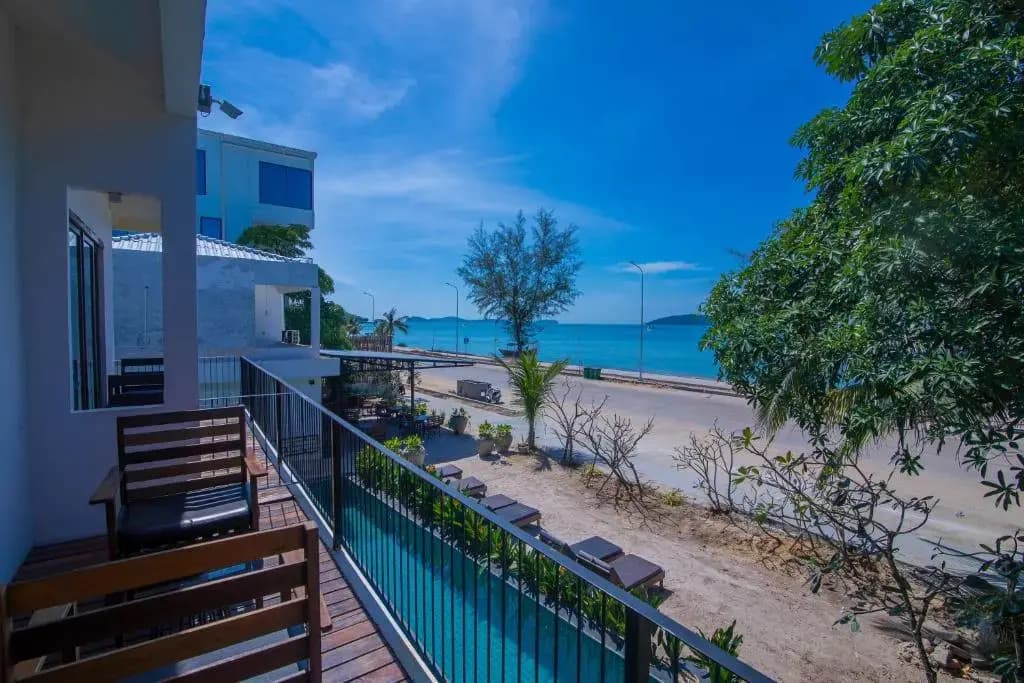 Superior Double room with sea view full double bed