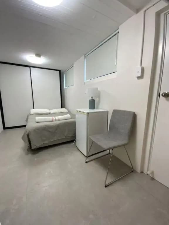 Economy room