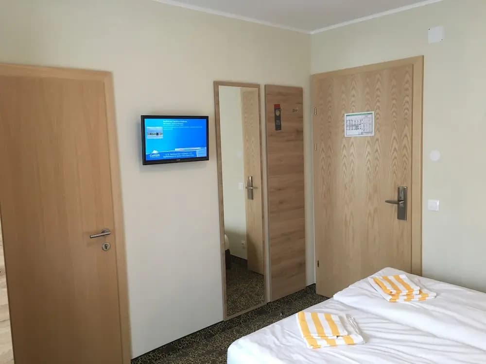 2 Bedrooms Standard Family room