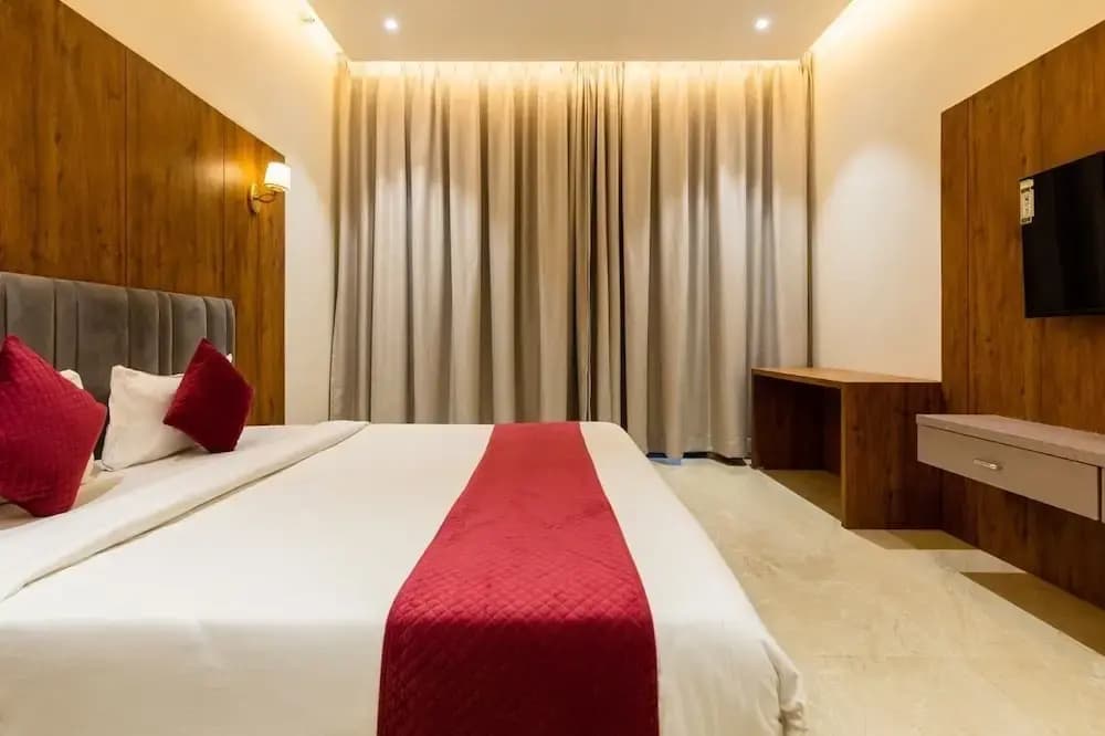 Superior Double room with balcony full double bed