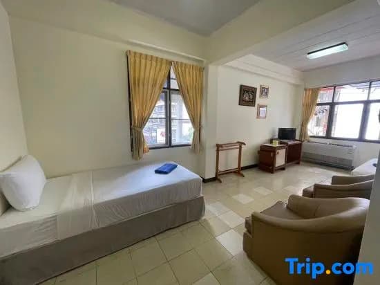 Deluxe Suite