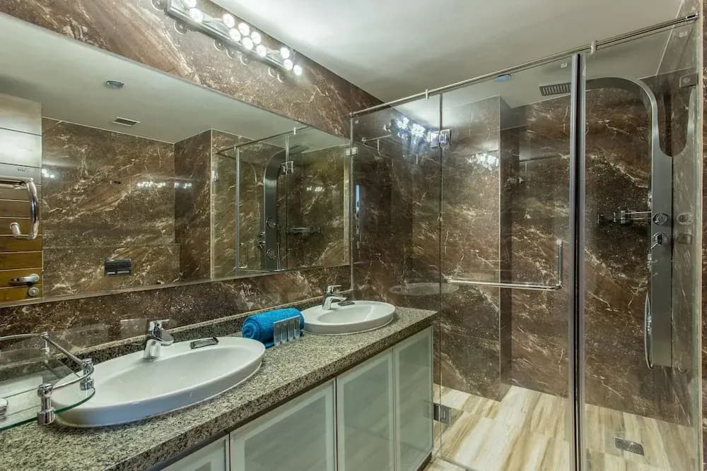 1 Bedroom Suite