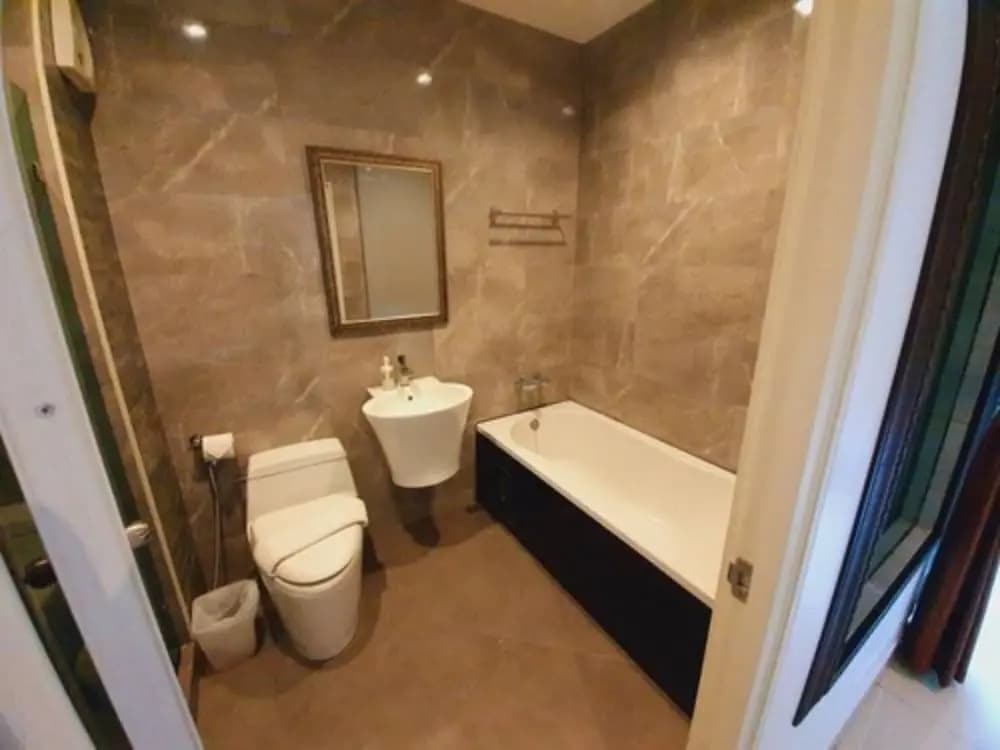 Deluxe Double room with balcony full double bed