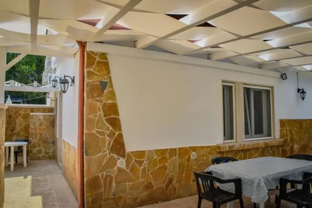 2 Bedrooms Cottage