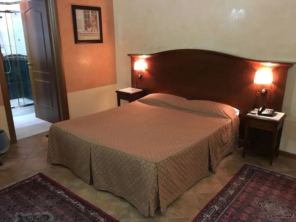 Standard Double room with balcony full double bed