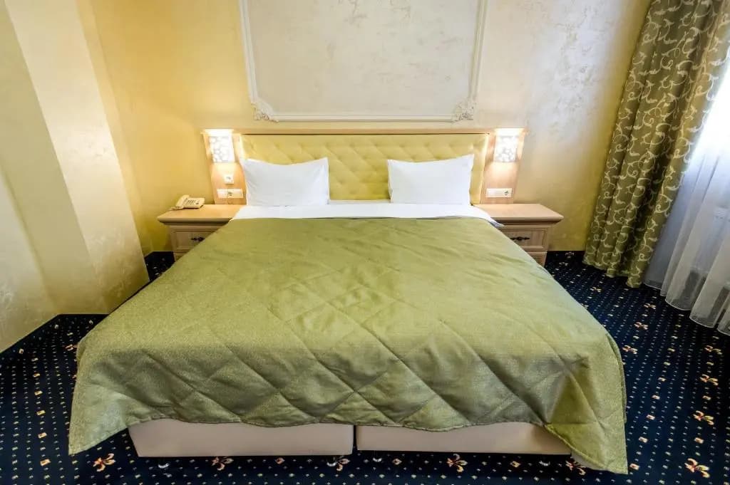 Double Suite with balcony full double bed