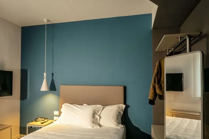 Economy room