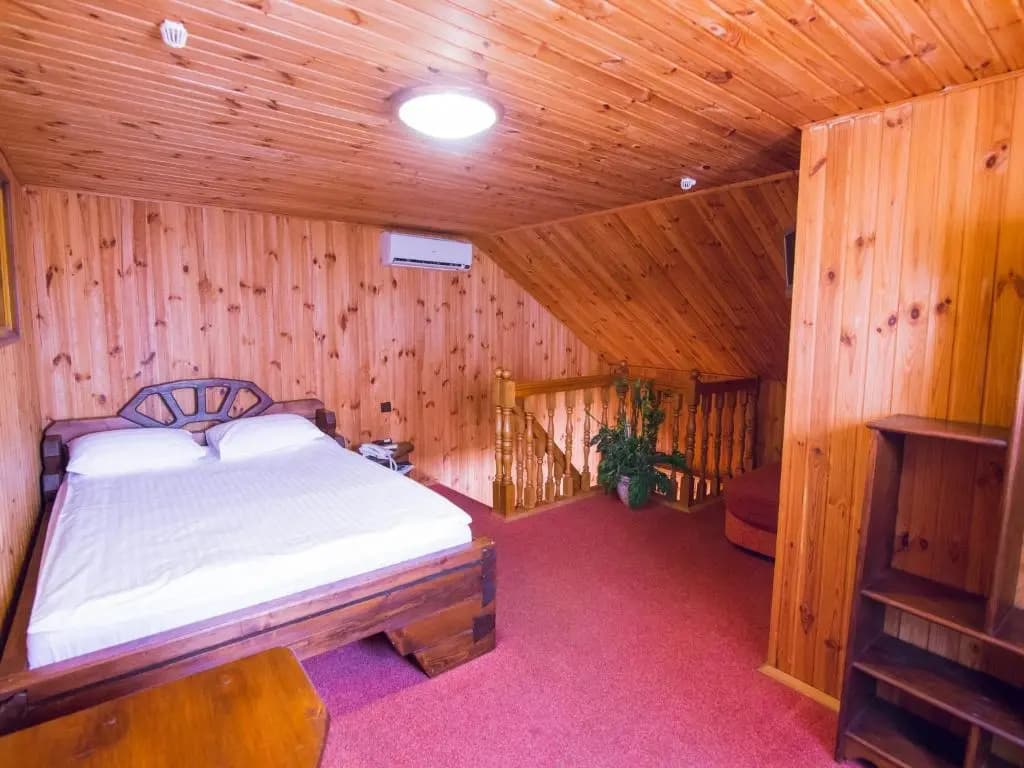 Double Duplex Cottage full double bed