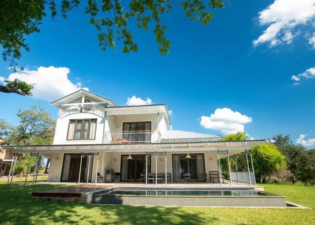3 Bedrooms Villa