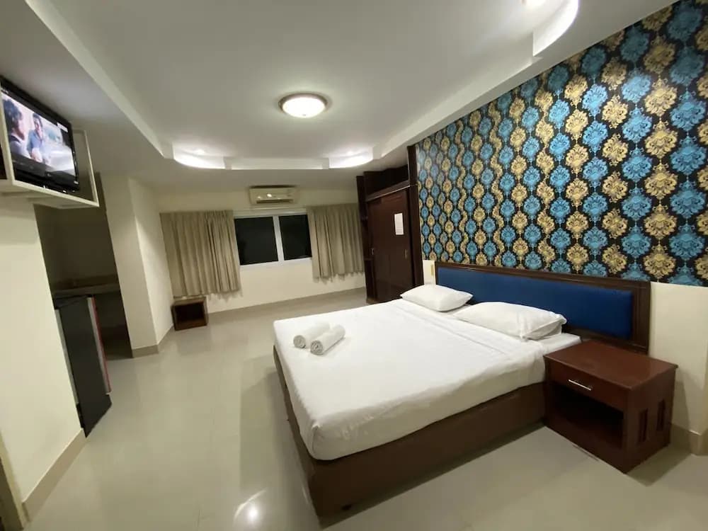 Deluxe Double room with balcony full double bed