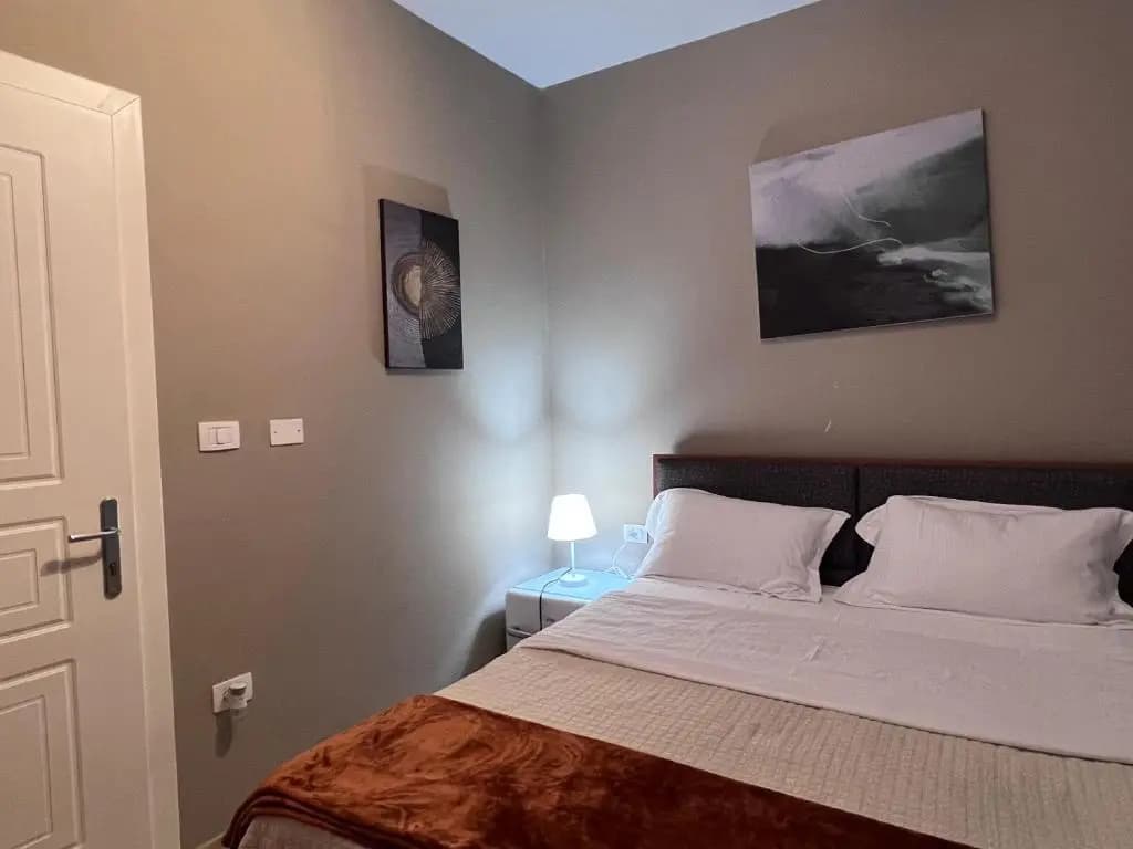 Economy room