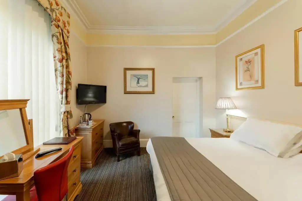 Superior Double room with garden view full double bed