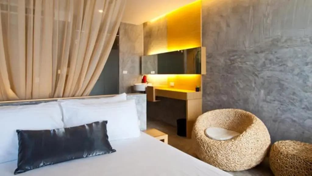 M Deluxe Double room twin beds
