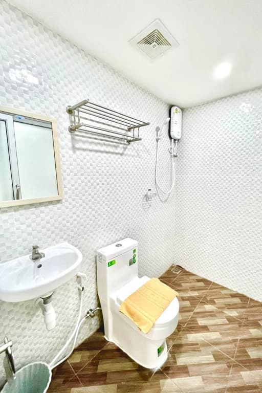Premier (No window) Double room full double bed