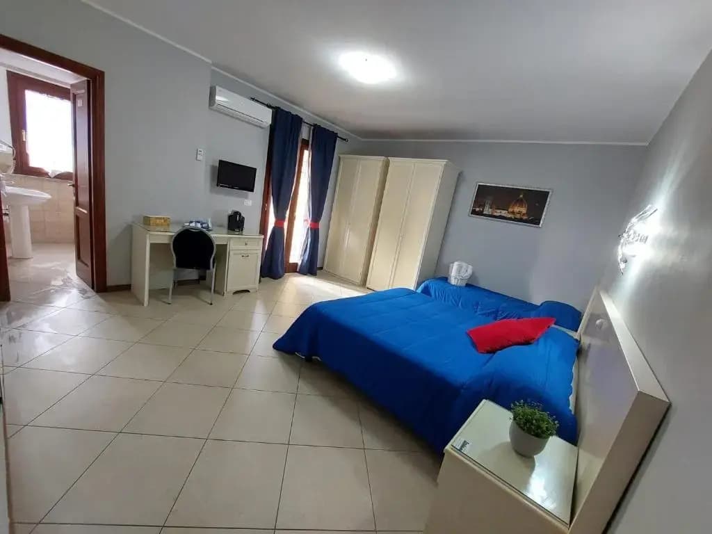 Standard Triple room with balcony