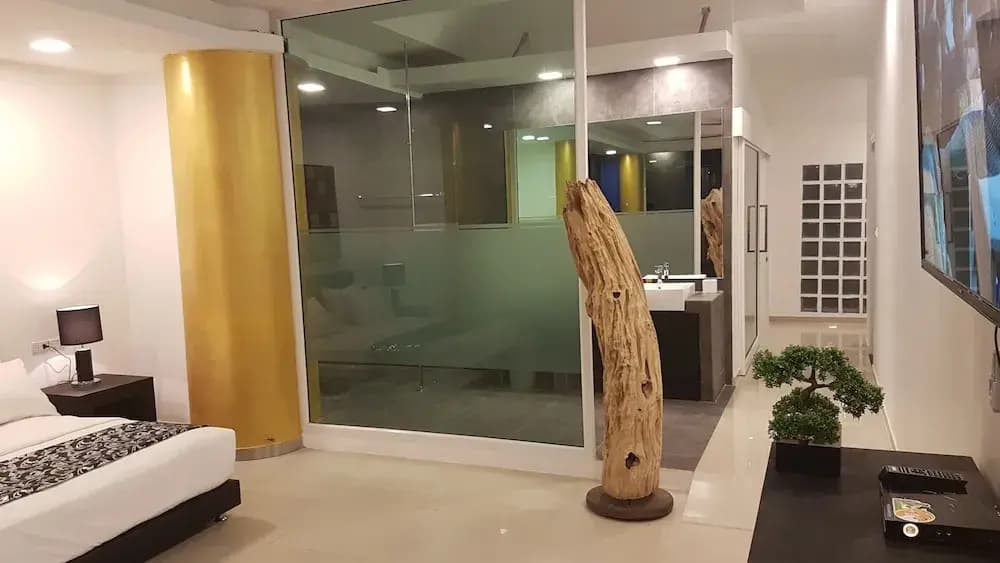 2 Bedrooms Suite