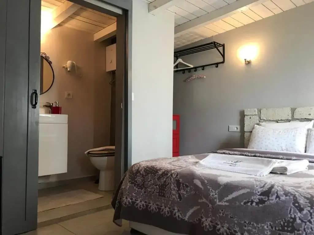 Standard Double room with garden view full double bed