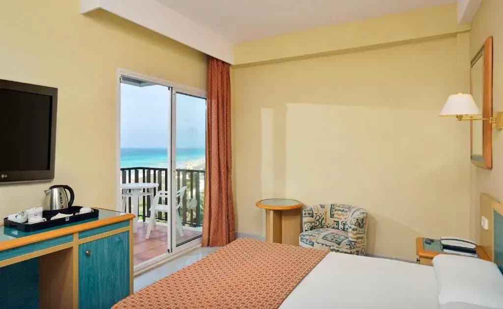 Standard Double room with sea view full double bed