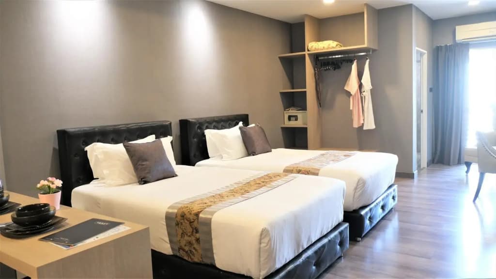 Deluxe Double Studio twin beds