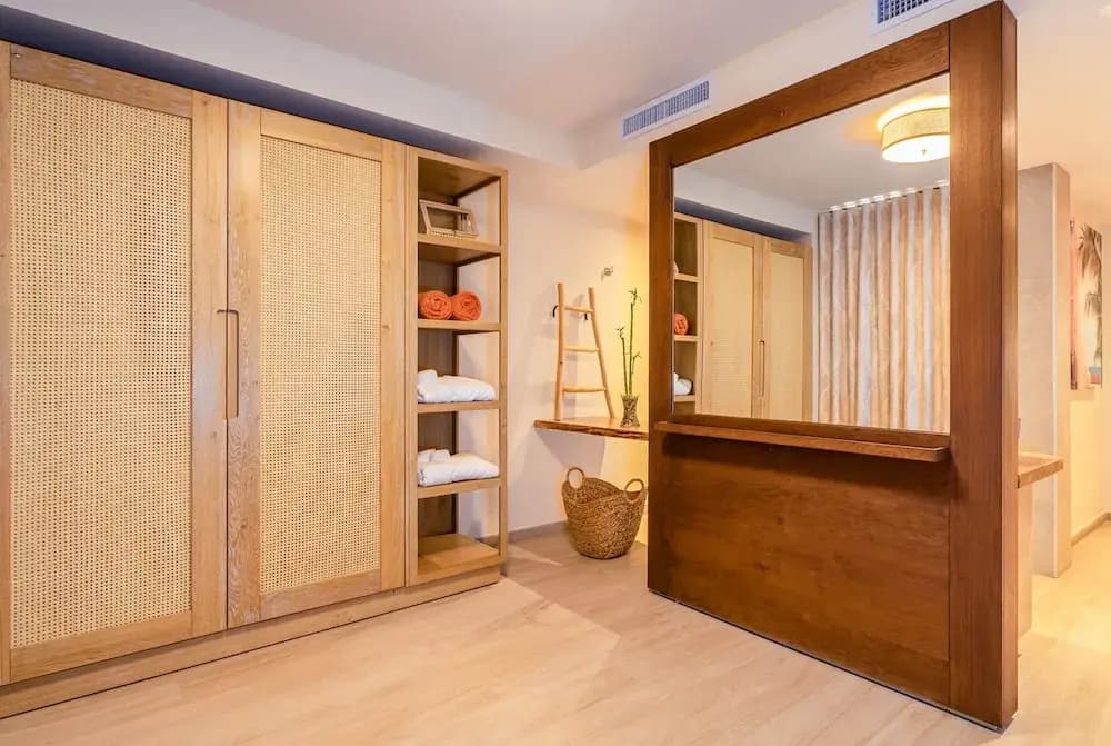 Double Suite with garden view full double bed