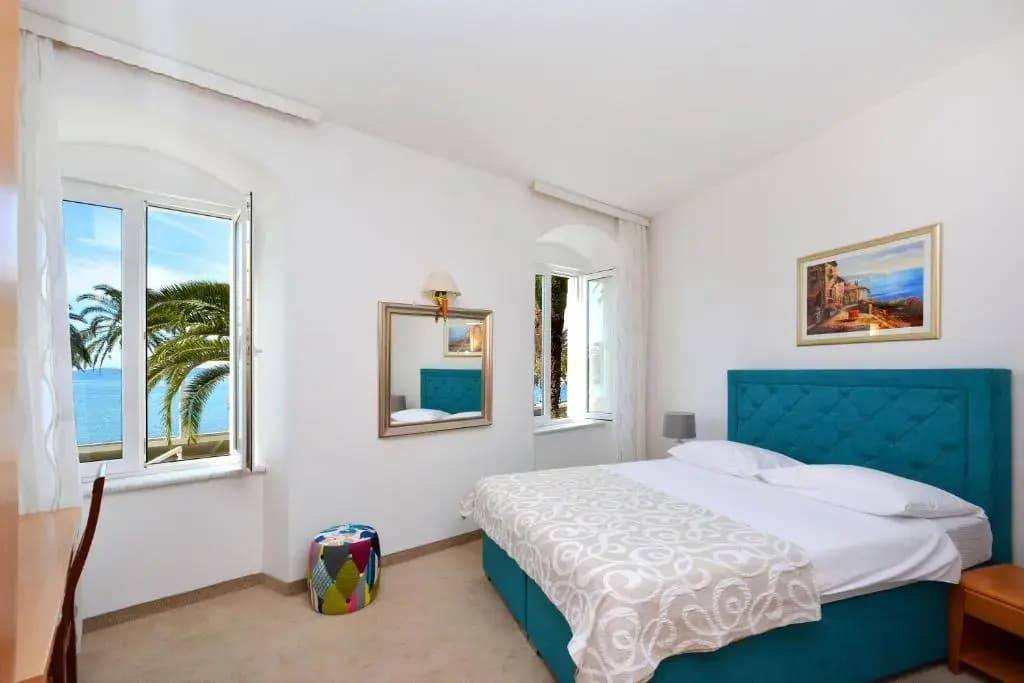 Superior Double room with sea view full double bed
