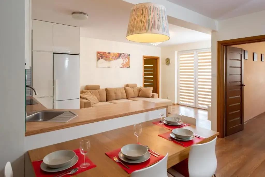 2 Bedrooms Apartment with balcony