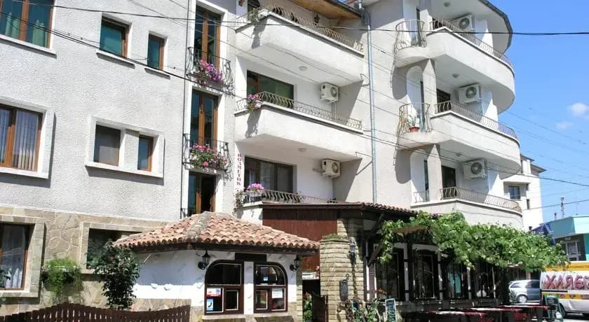 Hotel photo 1