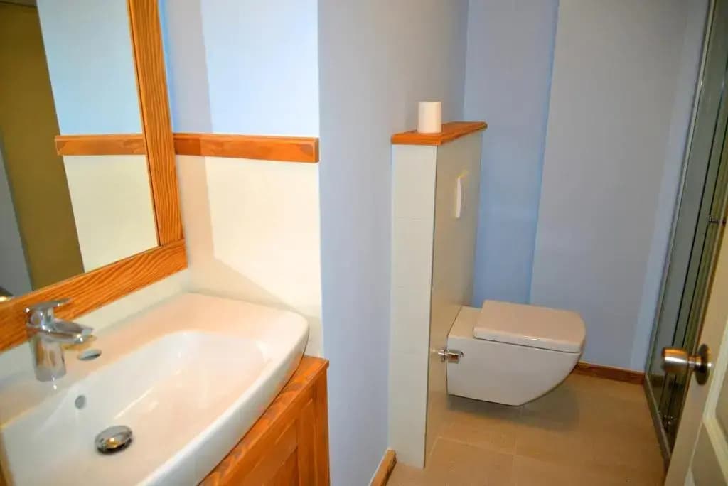 Economy room