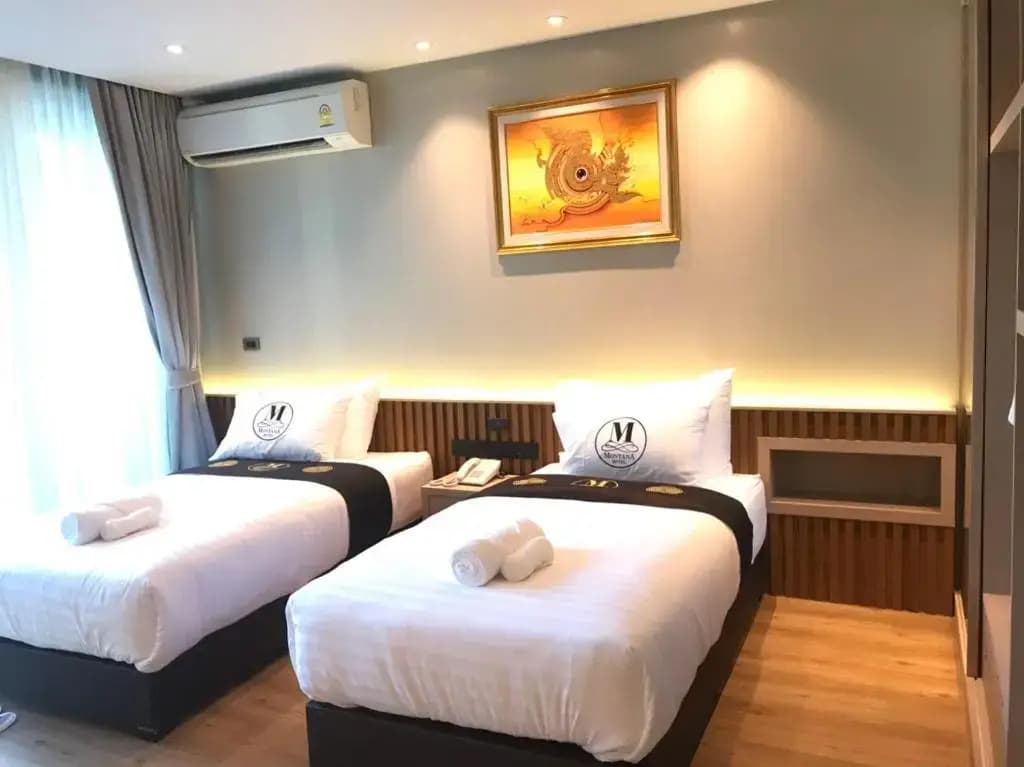 Deluxe Double room with balcony full double bed