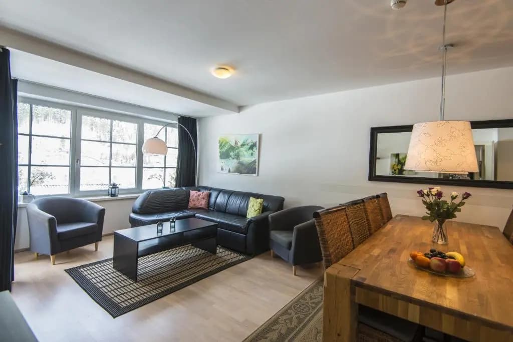 3 Bedrooms Apartment