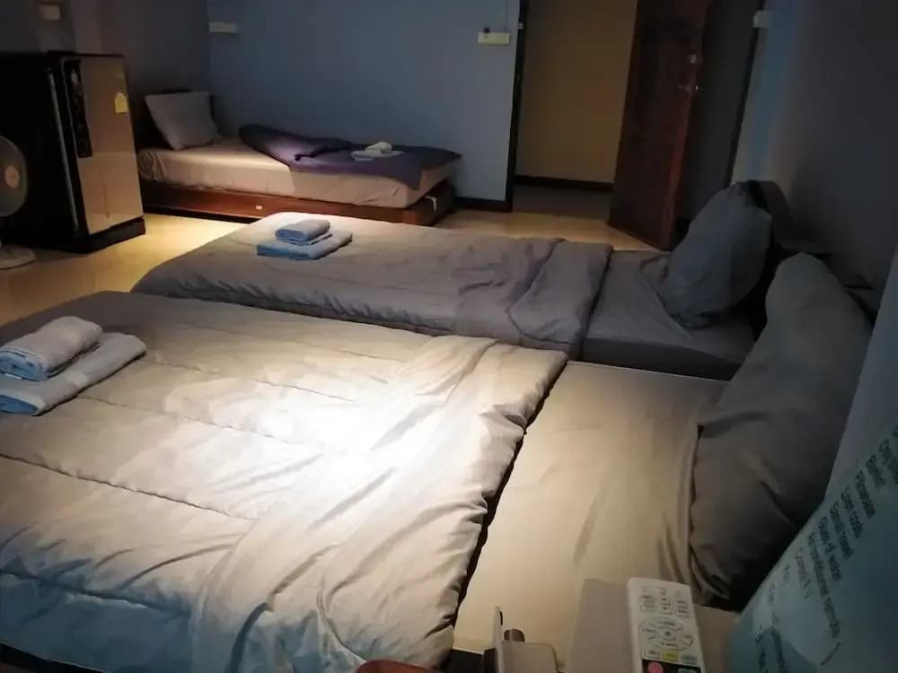 Standard Triple room with balcony