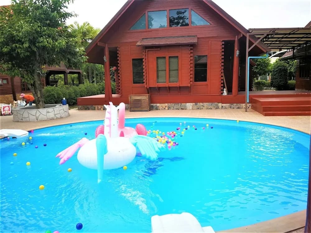 1 Bedroom Standard Quadruple room with pool view