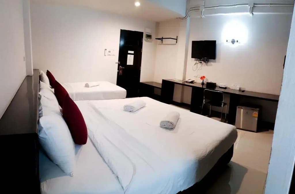 Standard Triple room