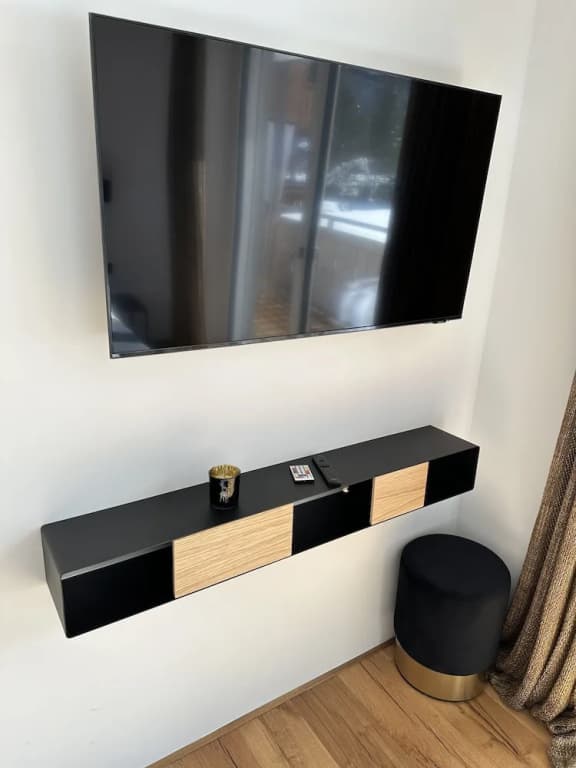 Deluxe Studio