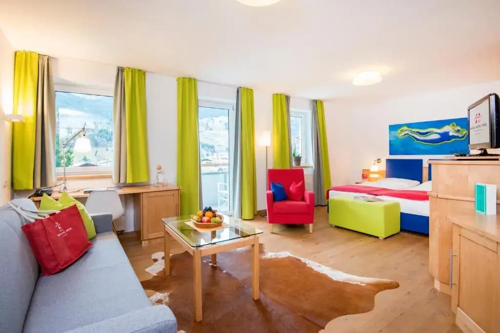 Deluxe Double room with balcony full double bed